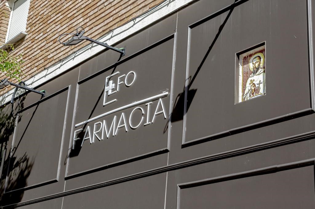 Farmacia Elfo Calle Elfo 61 Madrid exterior 2